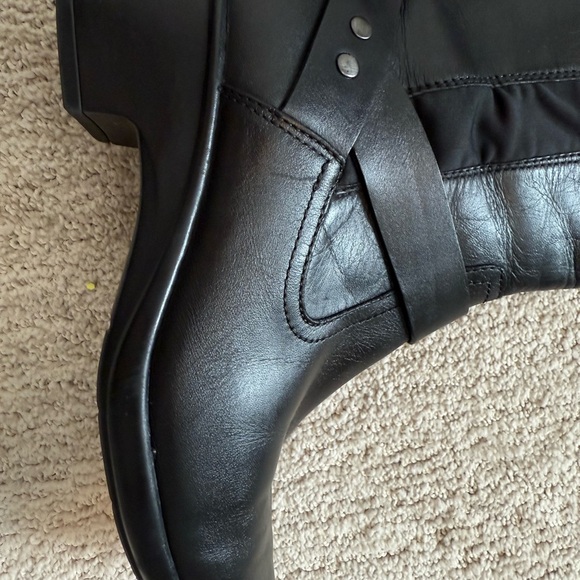 Clarks Women's Black Zip Up Dream Faux Leather Riding Boots Size 8 1/2M EUC - Picture 3 of 13